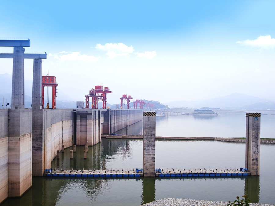 自動抓斗式清污機(jī)在電站的作用